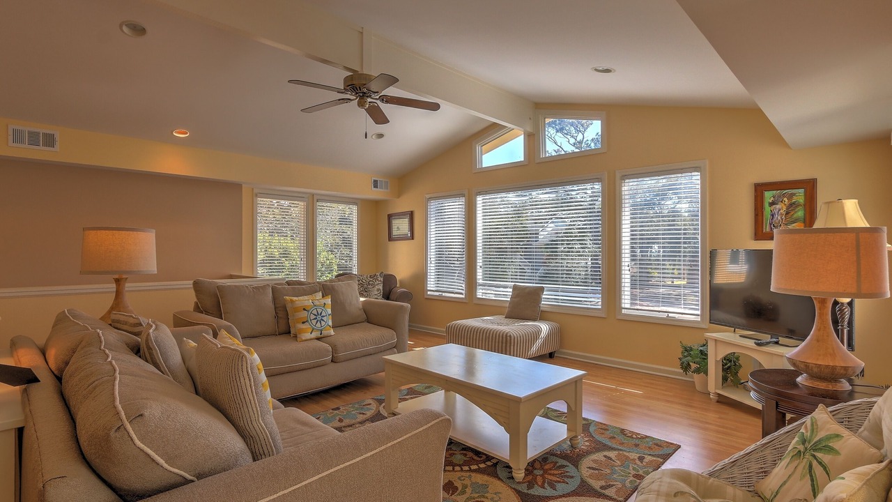 Photo of Livingroom in Folly Field