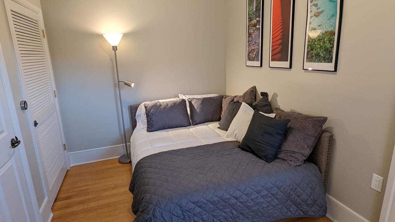 Photo of Bedroom in South Main Historic District