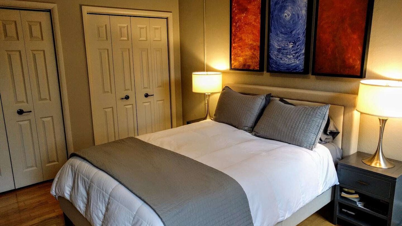 Photo of Bedroom in South Main Historic District