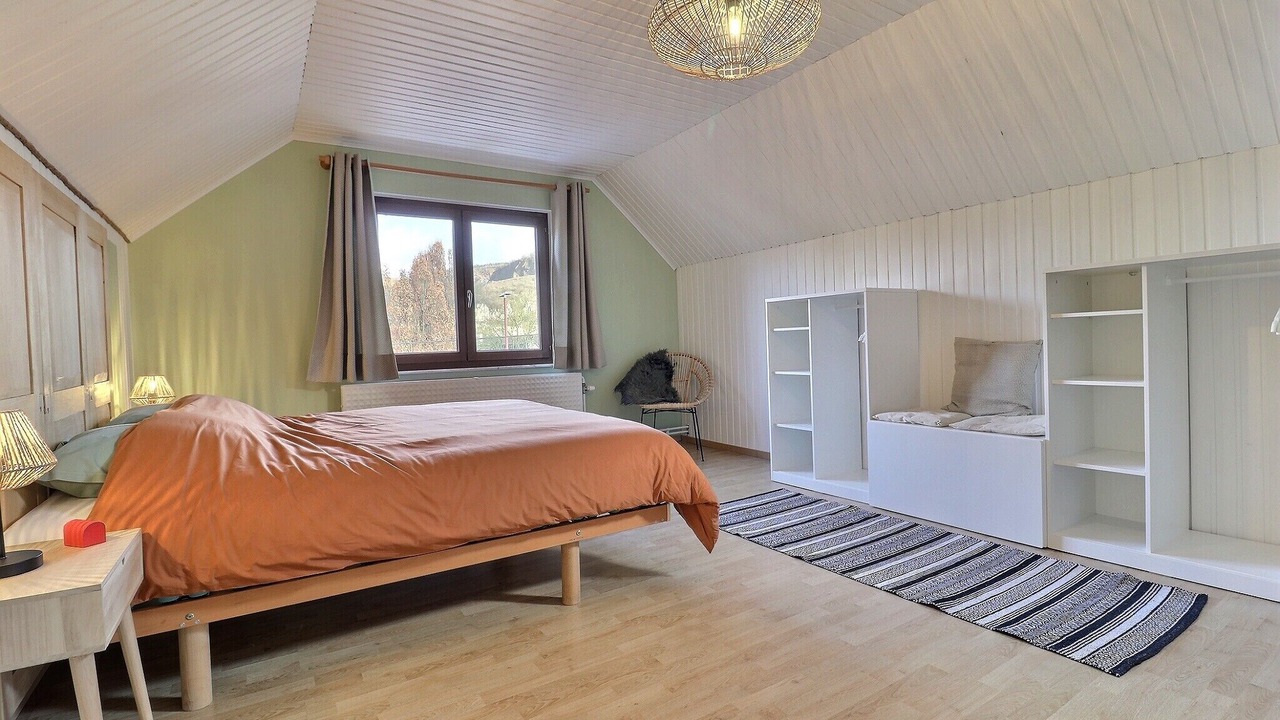 Photo of Bedroom in Lustin