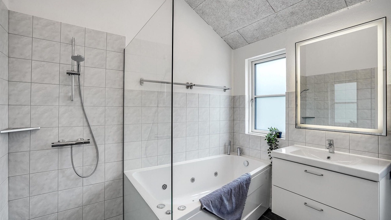 Photo of Bathroom in Femmøller