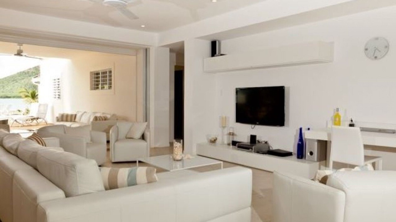 Photo of Livingroom in Jolly Harbour