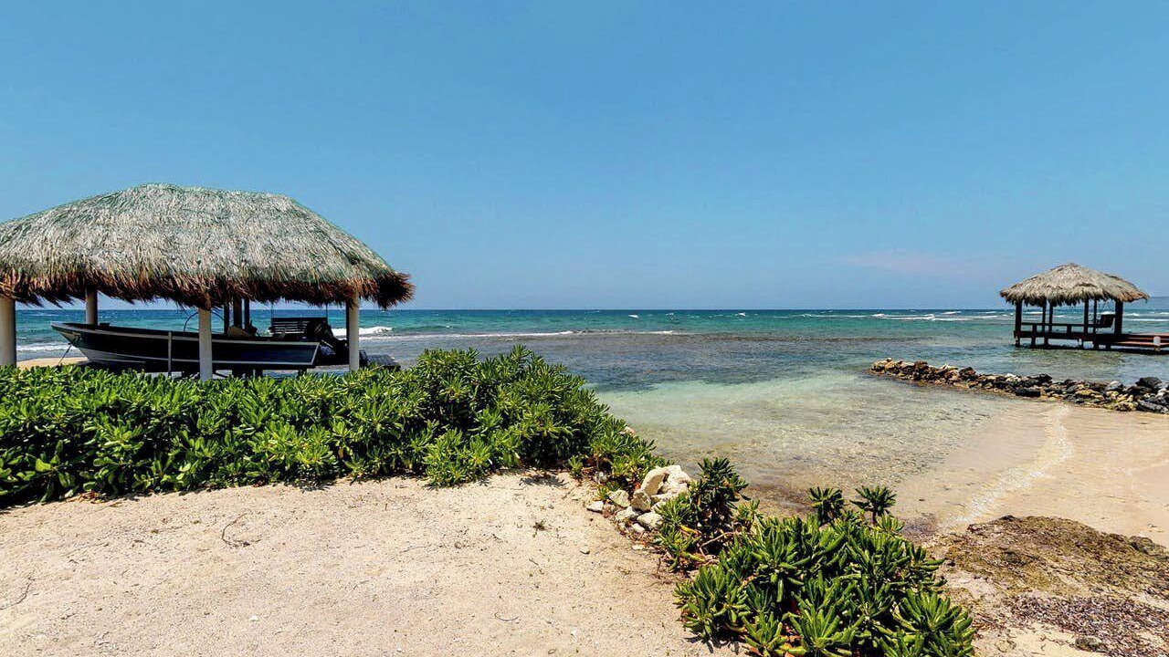 Photo of Others in Calabash Bight
