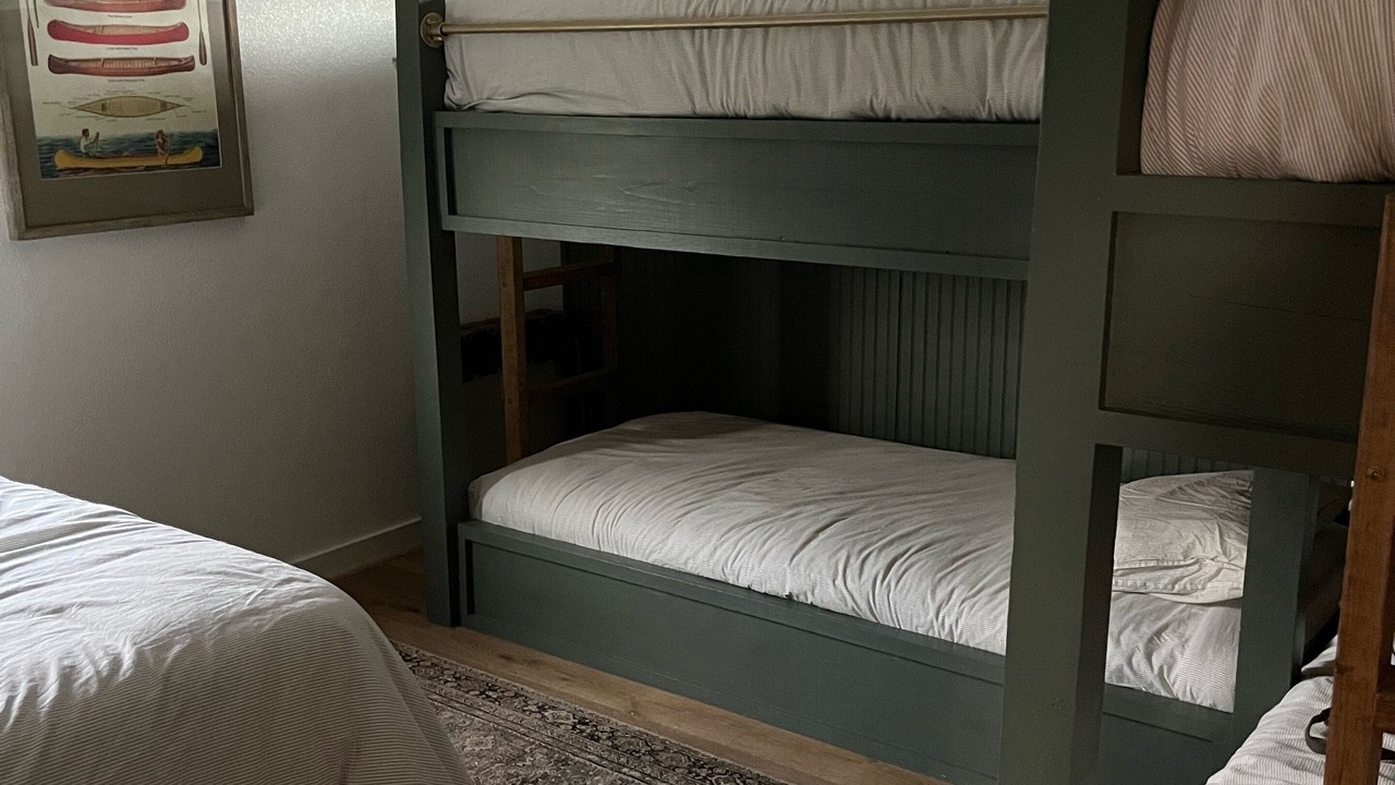 Photo of Bedroom in Glenwood