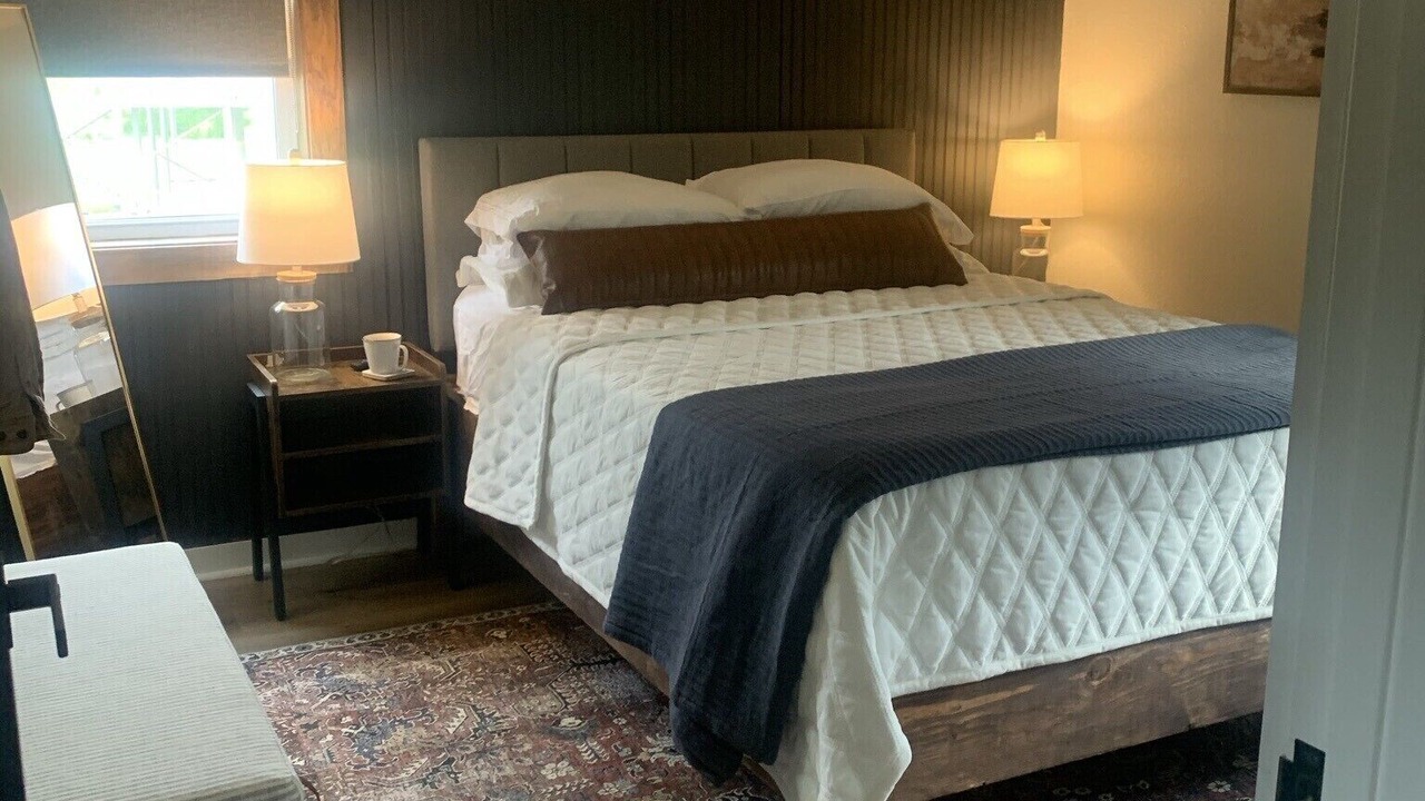 Photo of Bedroom in Glenwood