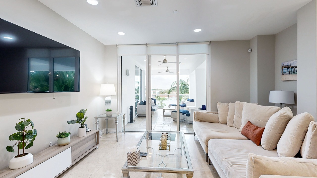 Photo of Livingroom in Deerfield Beach