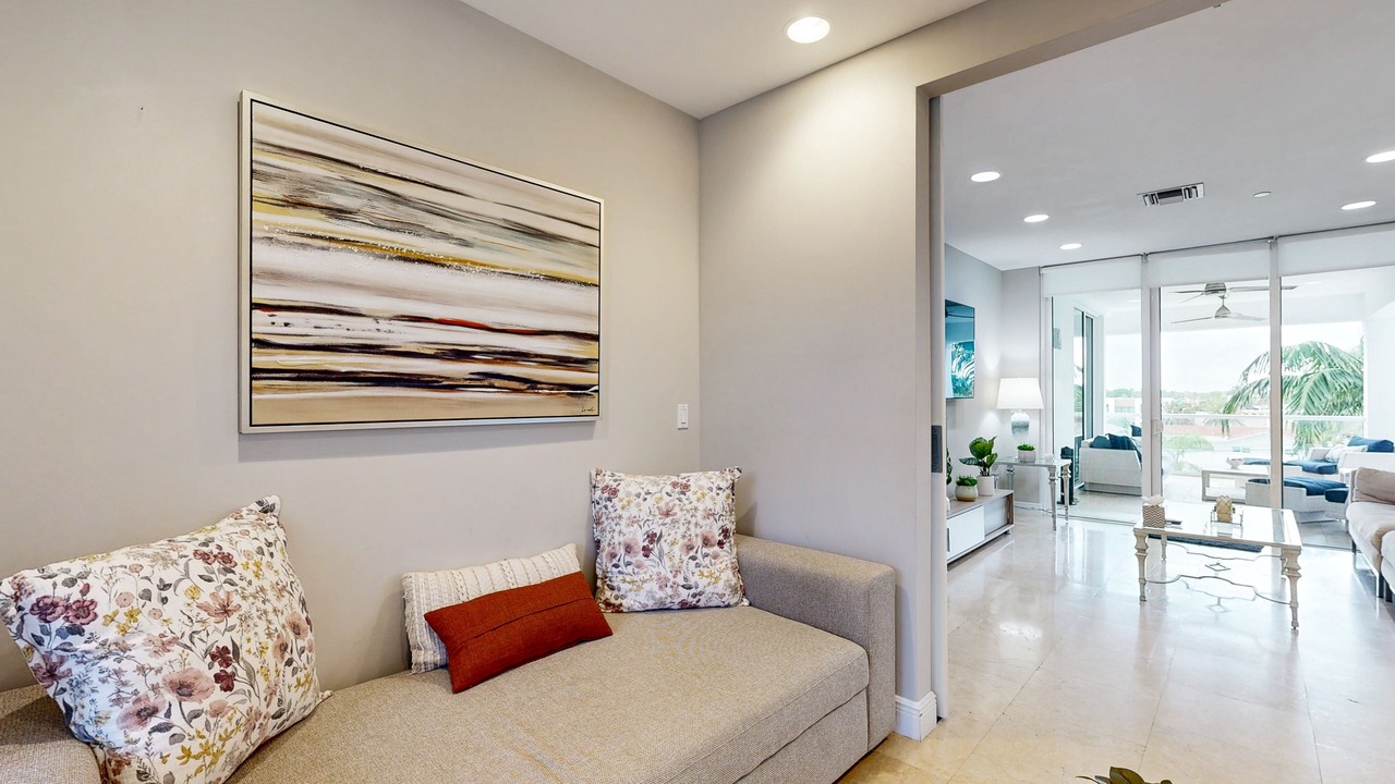 Photo of Livingroom in Deerfield Beach