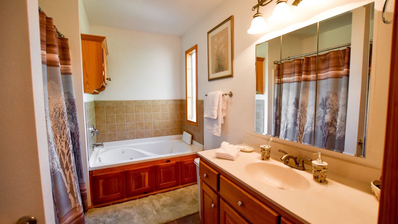 Photo of Bathroom in Murphy
