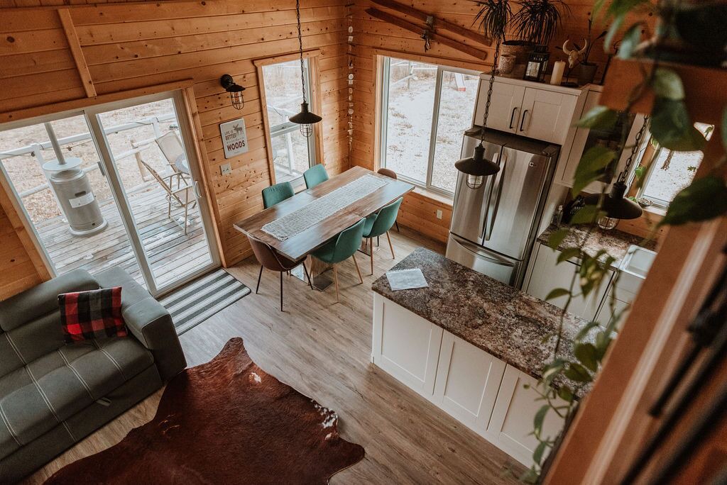 Photo of Livingroom in Division No. 11