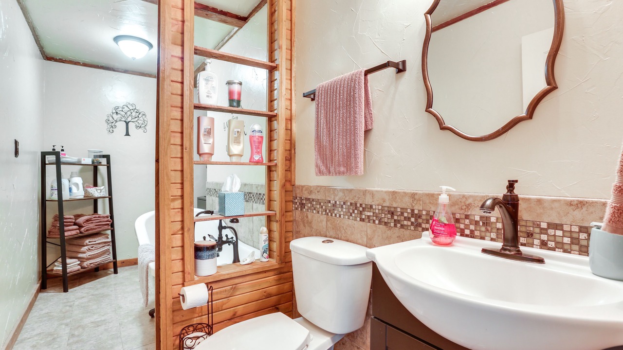 Photo of Bathroom in Calera