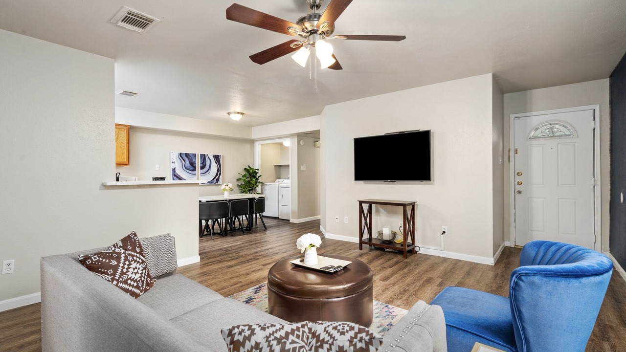 Photo of Livingroom in Cypress