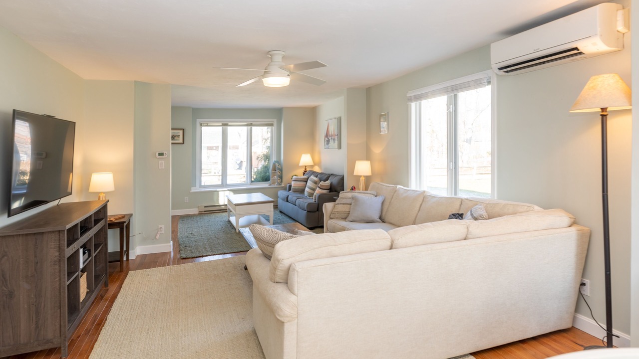 Photo of Livingroom in East Chop
