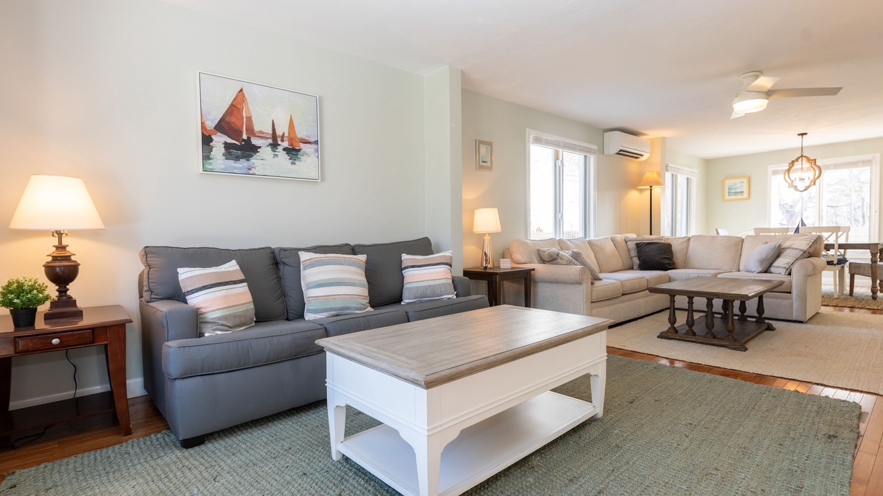 Photo of Livingroom in East Chop