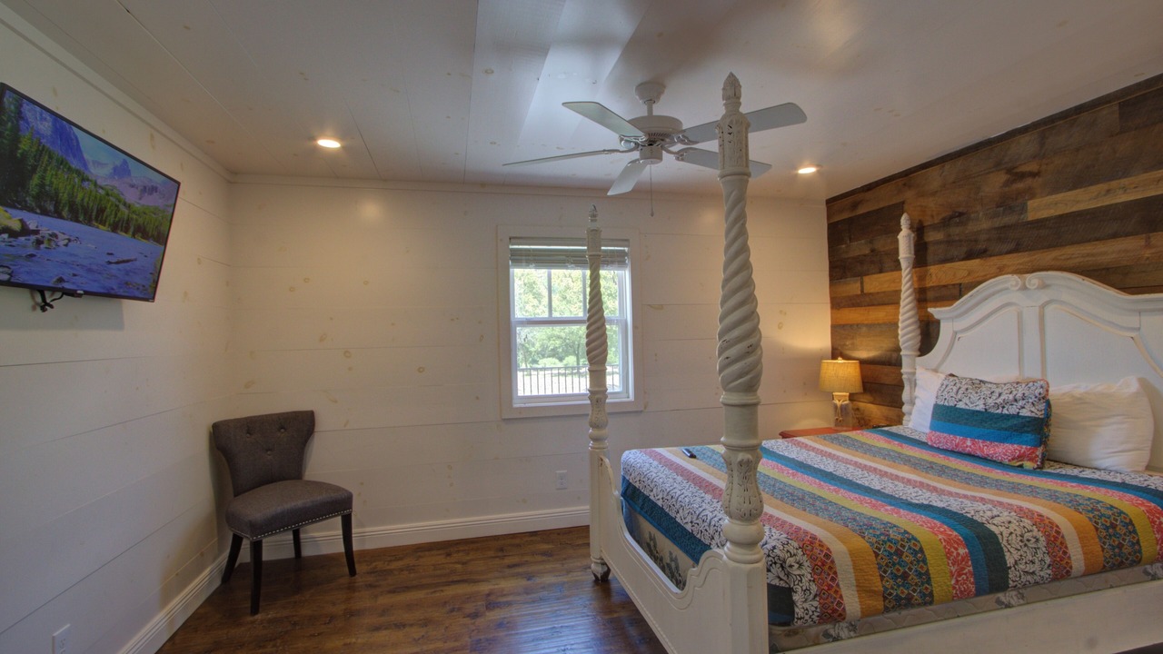 Photo of Bedroom in Glenwood
