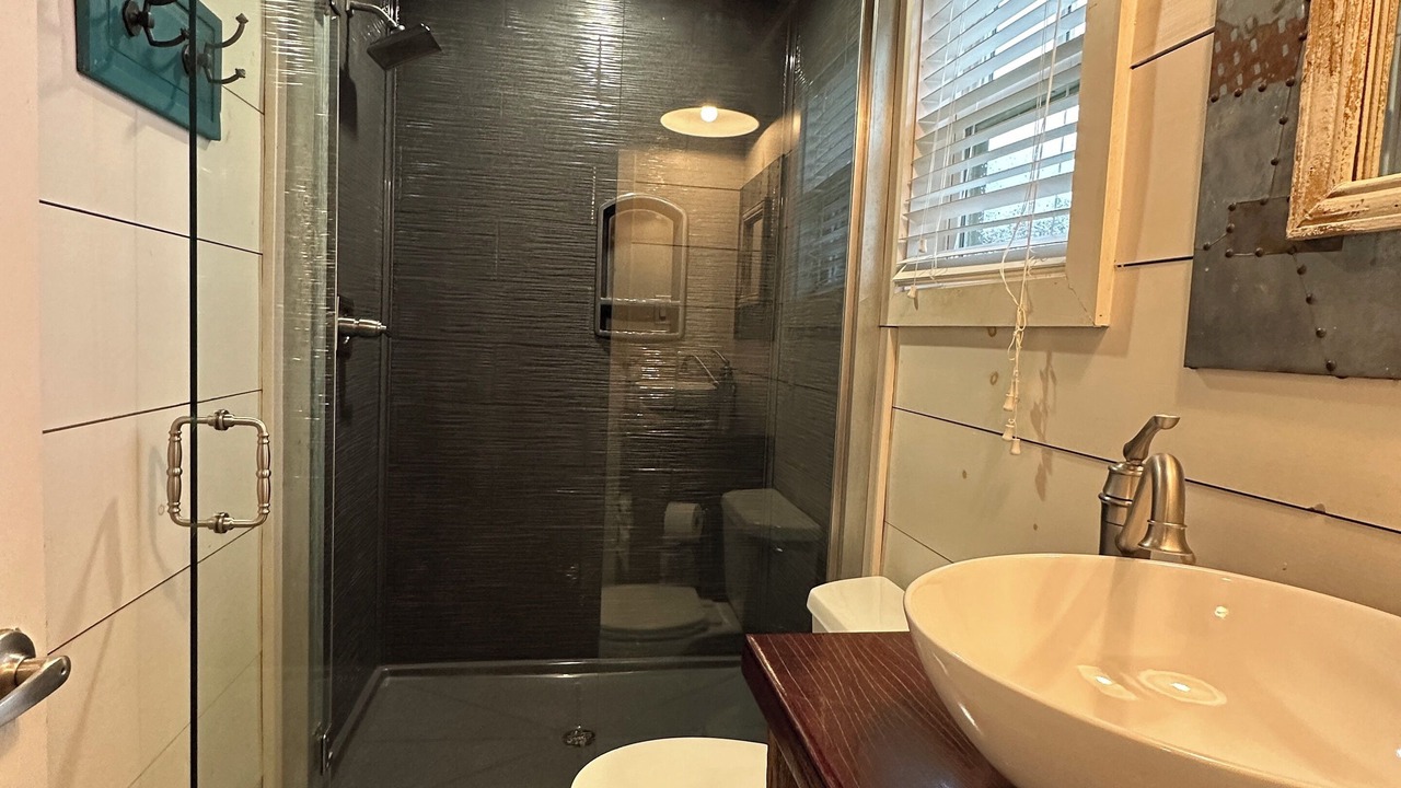 Photo of Bathroom in Glenwood