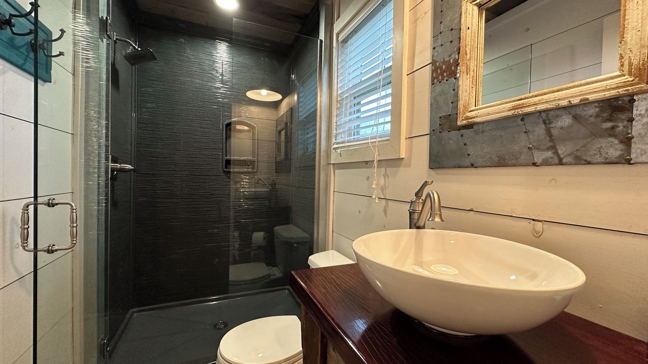 Photo of Bathroom in Glenwood