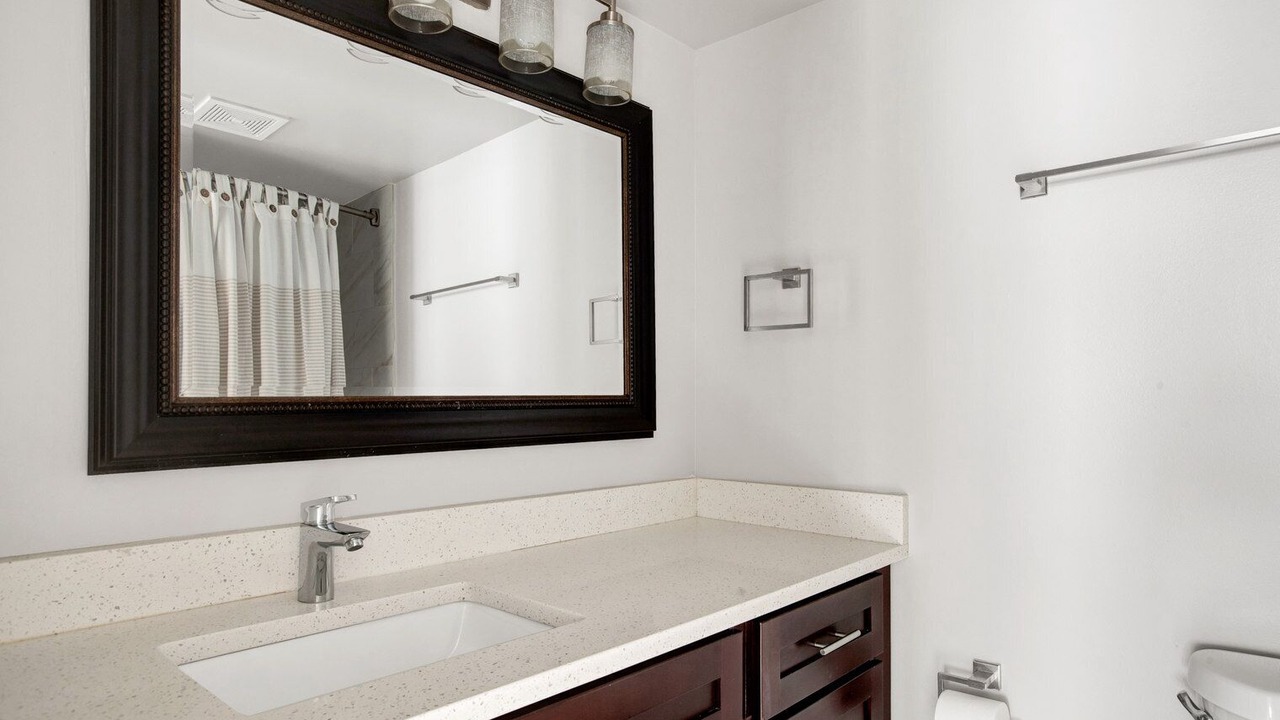 Photo of Bathroom in Connecticut Ave - K Street