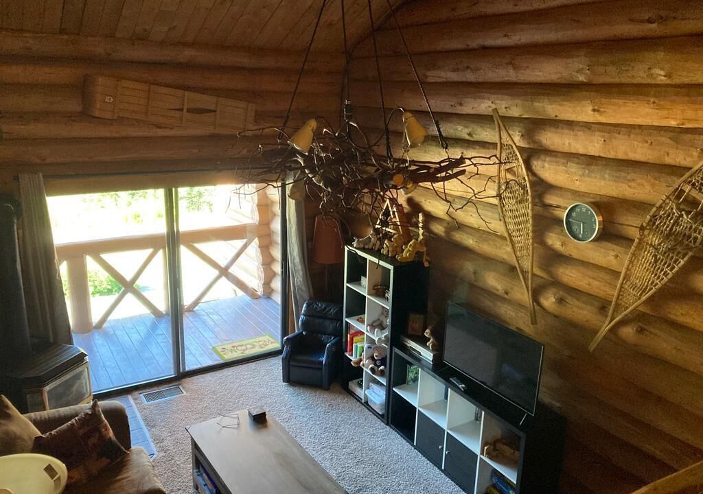 Photo of Livingroom in Hemlock Valley