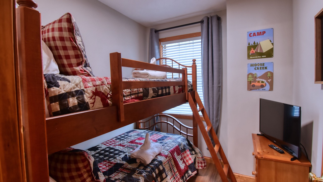 Photo of Bedroom in Snowshoe