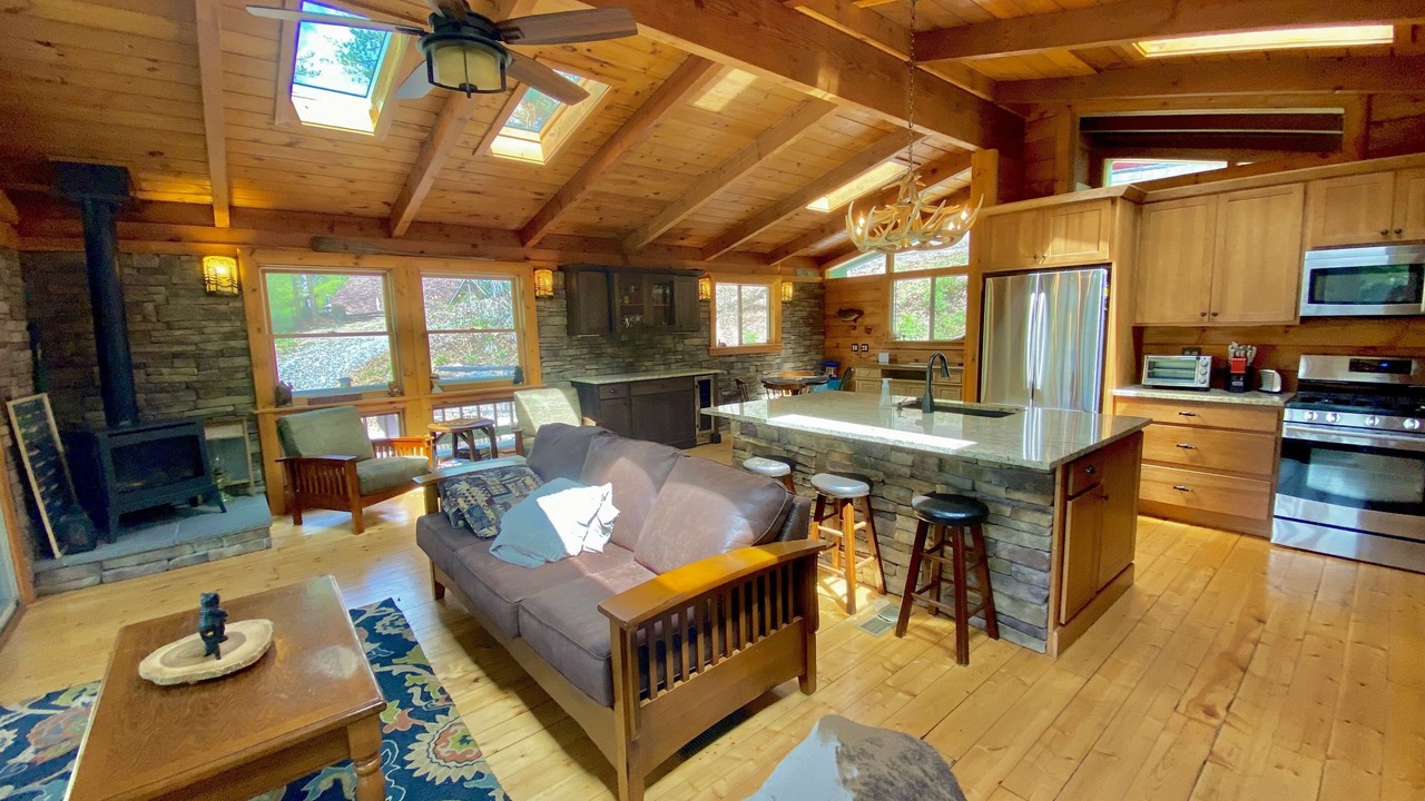 Photo of Livingroom in Lake Luzerne-Hadley