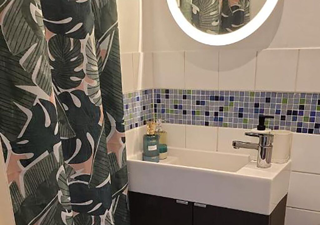 Photo of Bathroom in Helmet