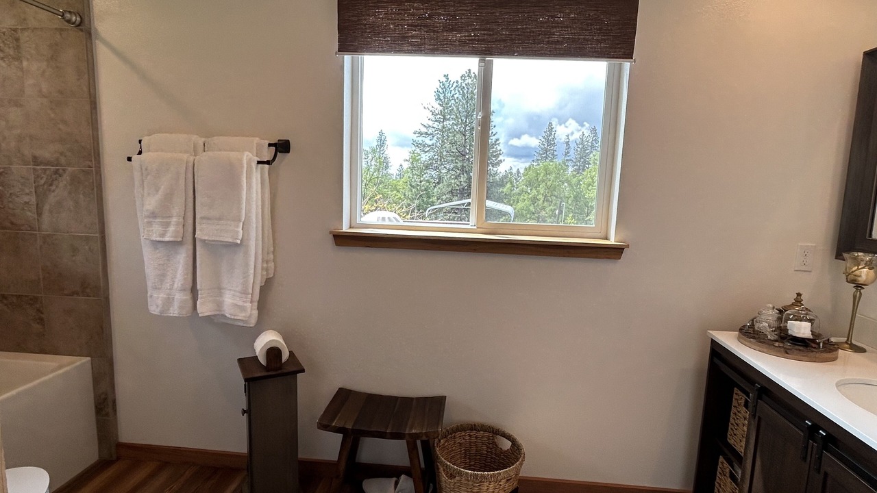 Photo of Bathroom in Mariposa