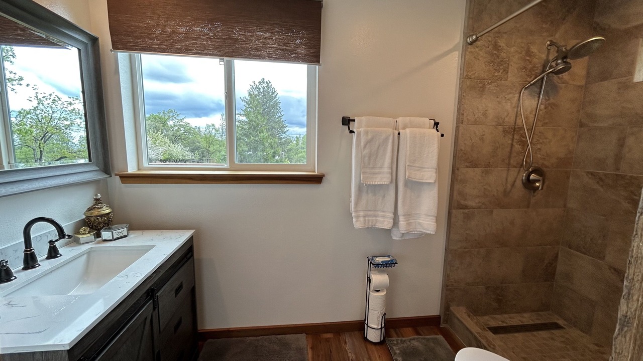 Photo of Bathroom in Mariposa