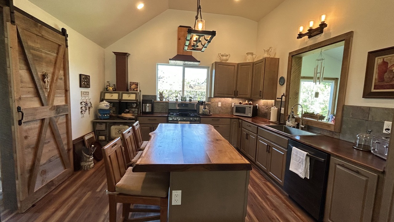 Photo of Kitchen in Mariposa