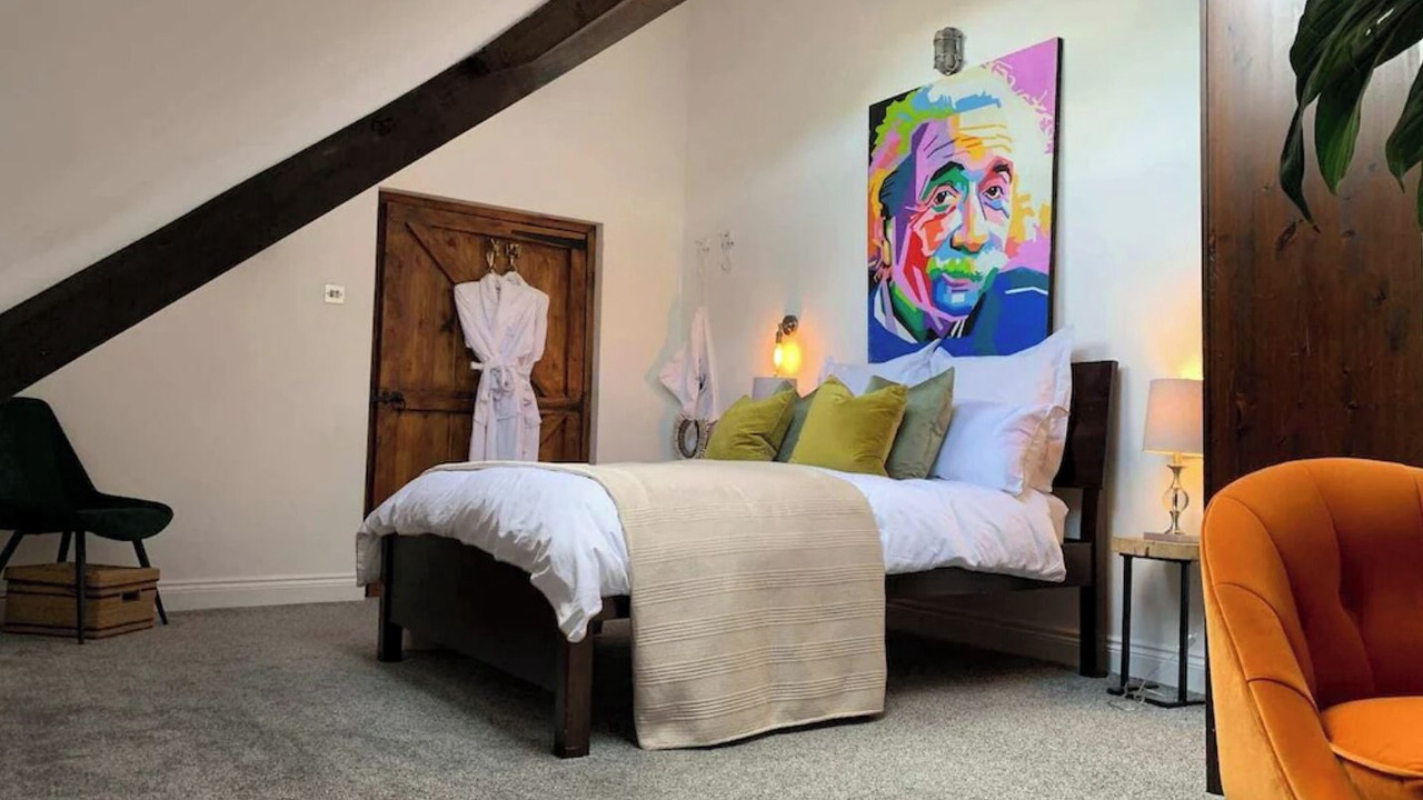 Photo of Bedroom in Brimpsfield