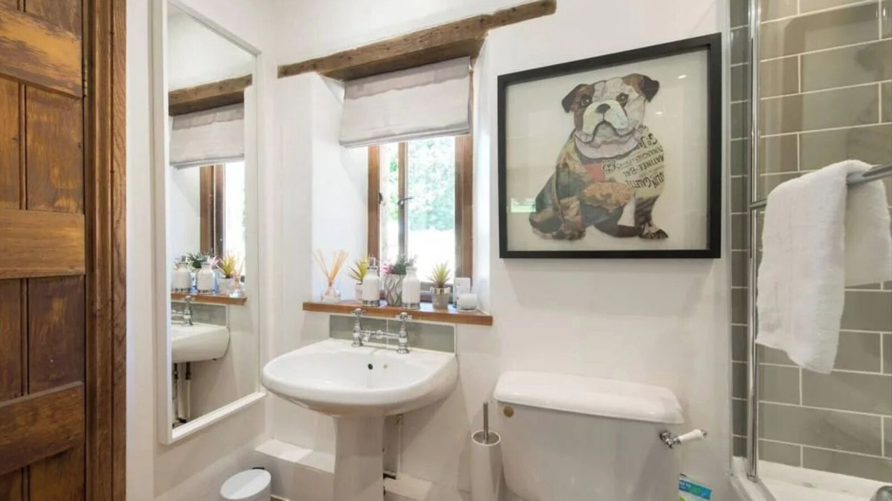 Photo of Bathroom in Brimpsfield