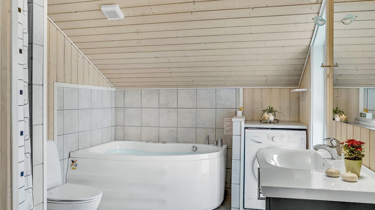 Photo of Bathroom in Hojslev