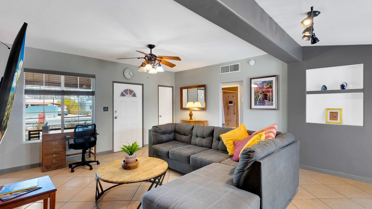 Photo of Livingroom in Peter Howell