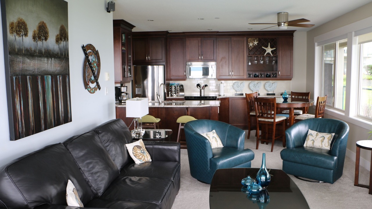 Photo of Livingroom in North Oyster
