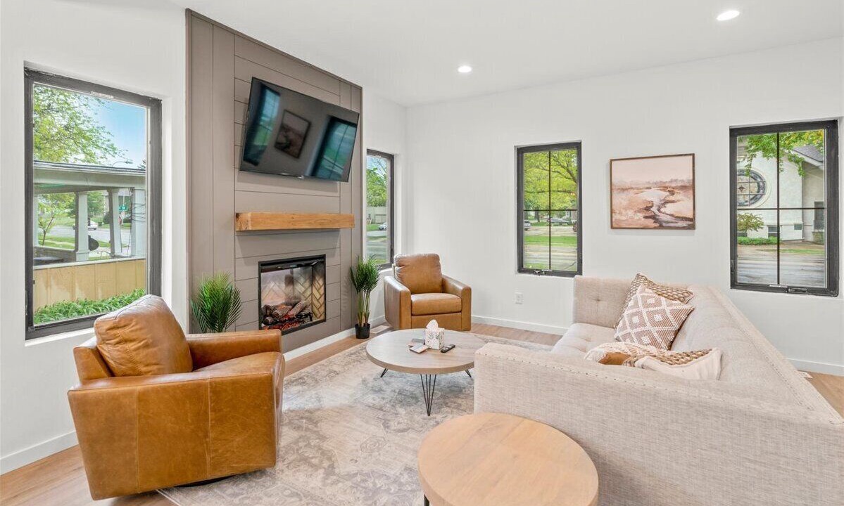 Photo of Livingroom in Cedar Falls