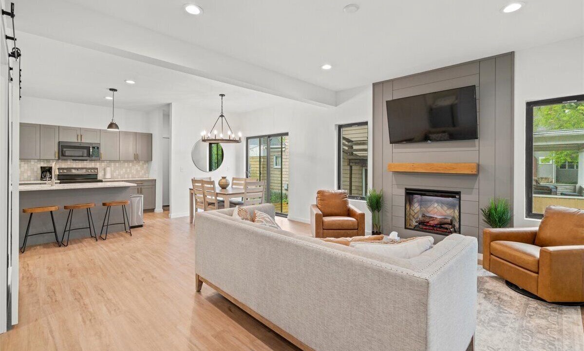 Photo of Livingroom in Cedar Falls