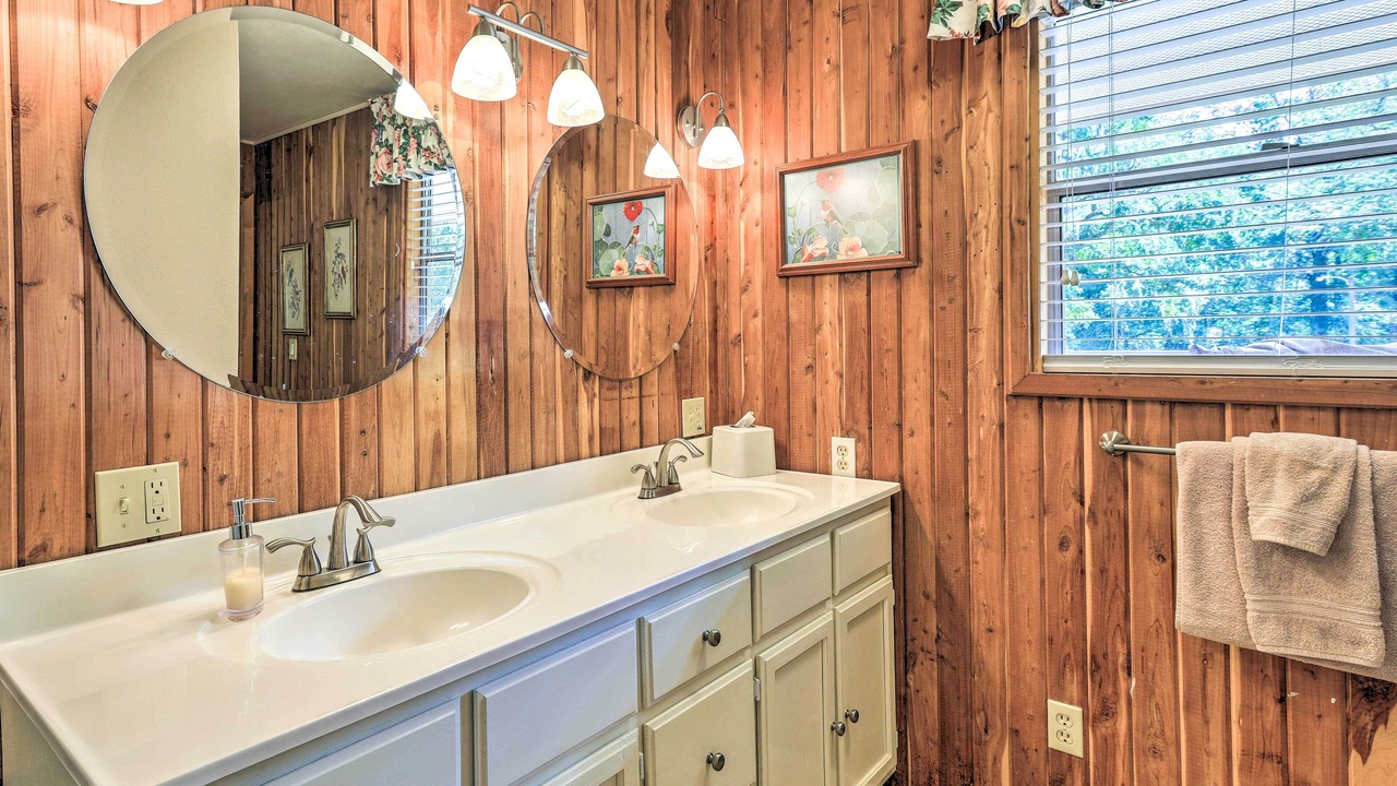 Photo of Bathroom in Bell