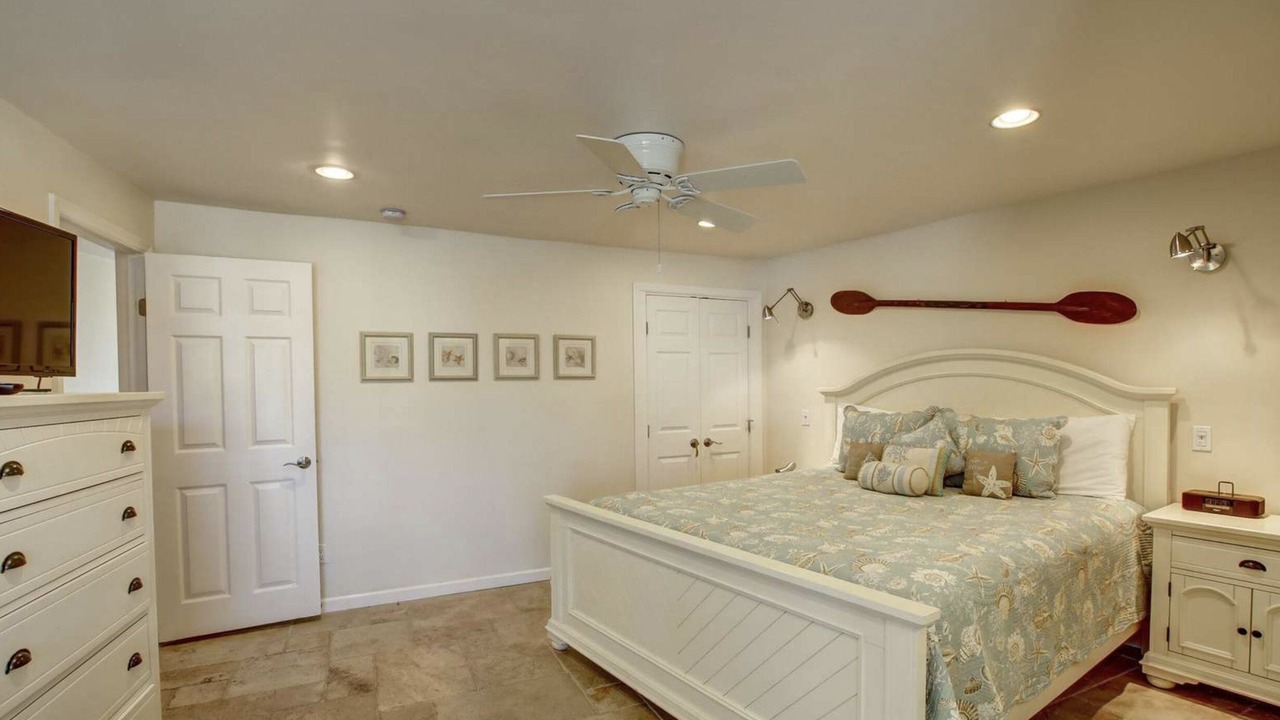 Photo of Bedroom in South Mission Beach