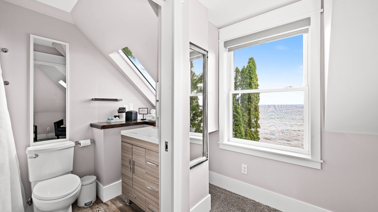 Photo of Bathroom in Lakeside - Lester Park