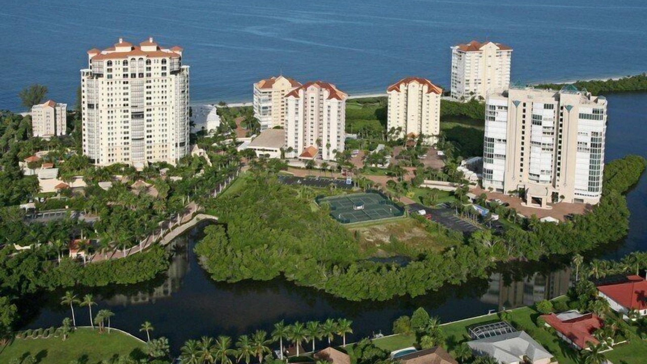 Photo of Outdoor in Park Shore