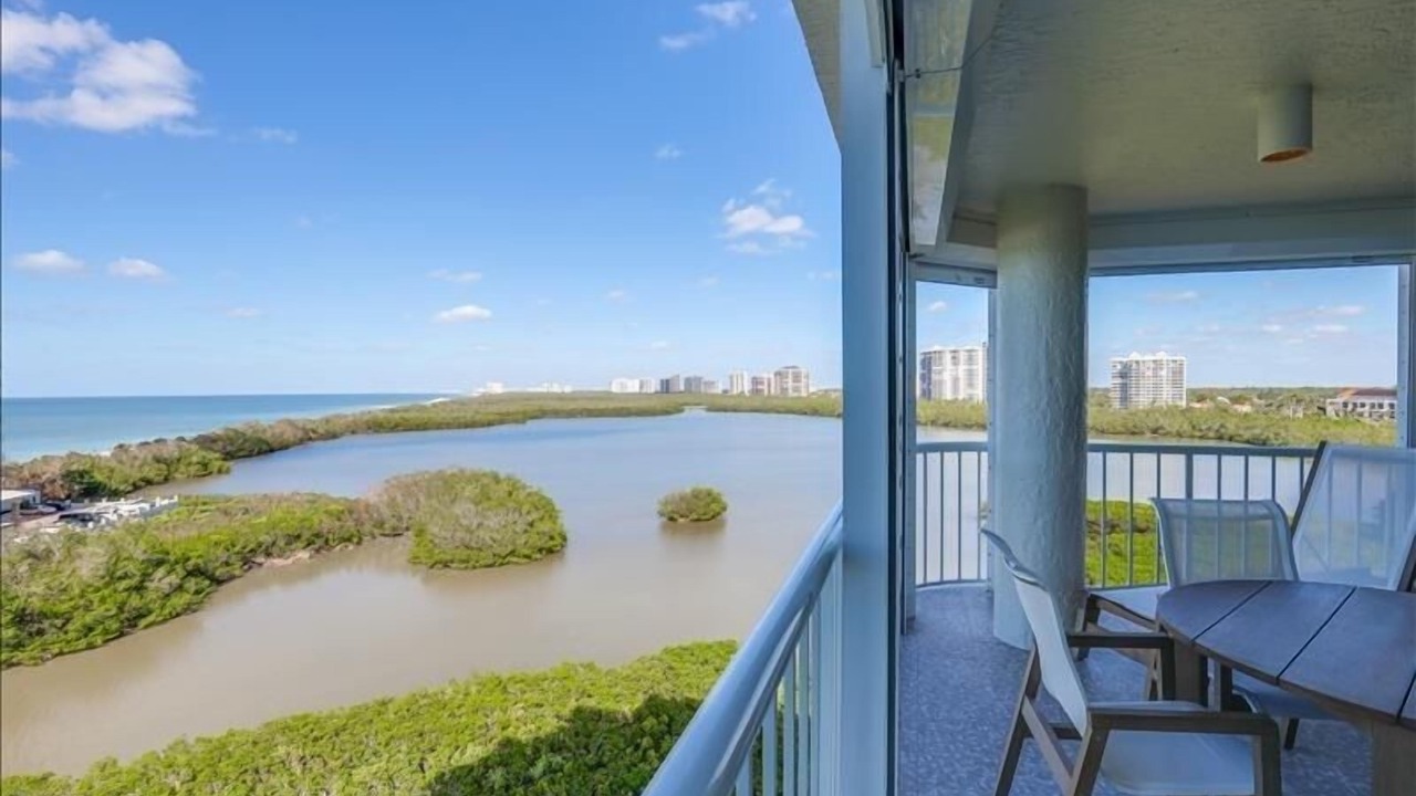 Photo of Outdoor in Park Shore