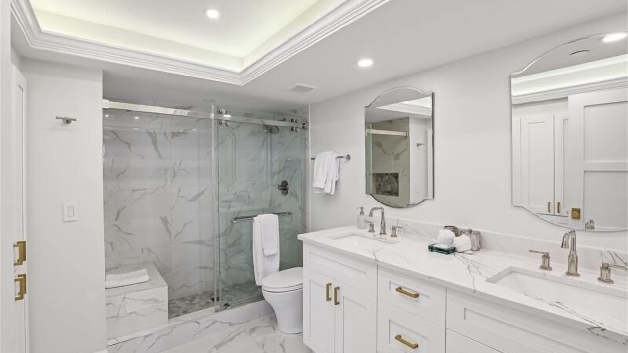Photo of Bathroom in Park Shore