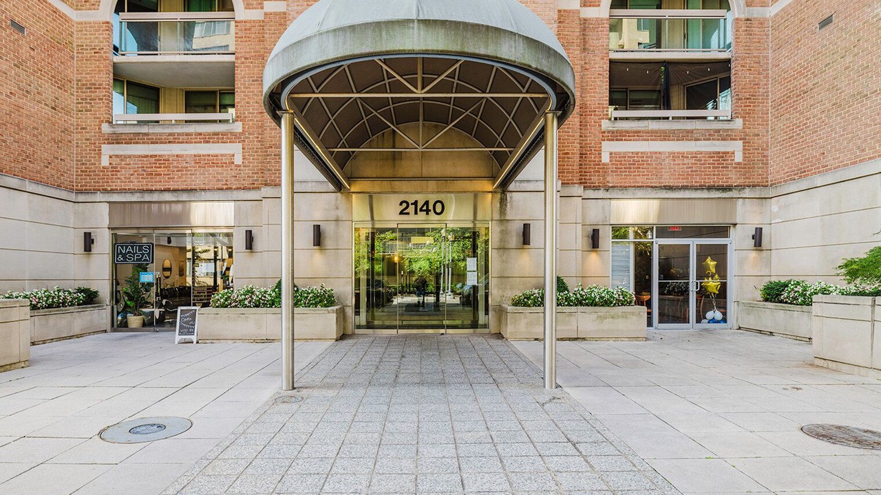Photo of Outdoor in Connecticut Ave - K Street