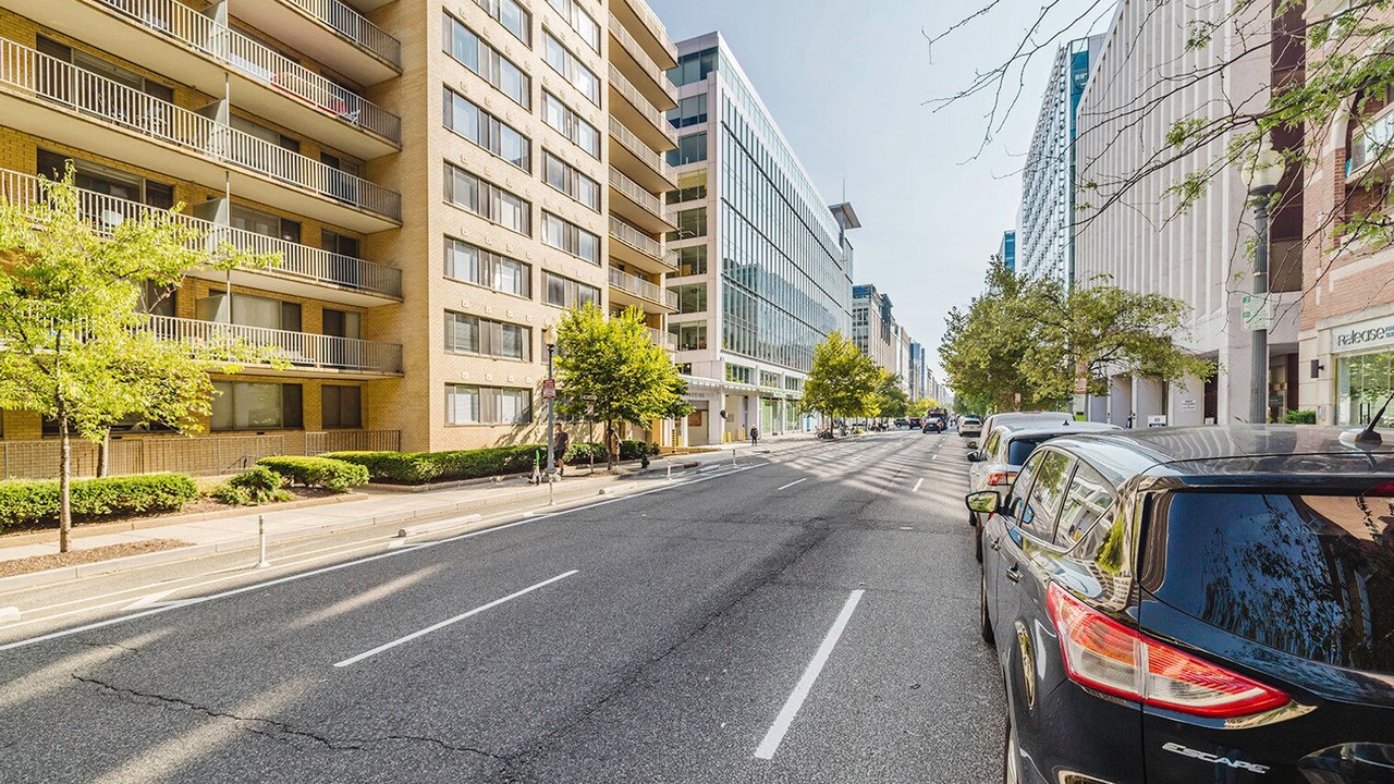 Photo of Outdoor in Connecticut Ave - K Street