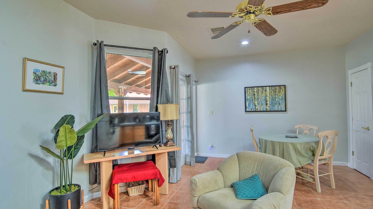 Photo of Livingroom in Eleven Mile Corner