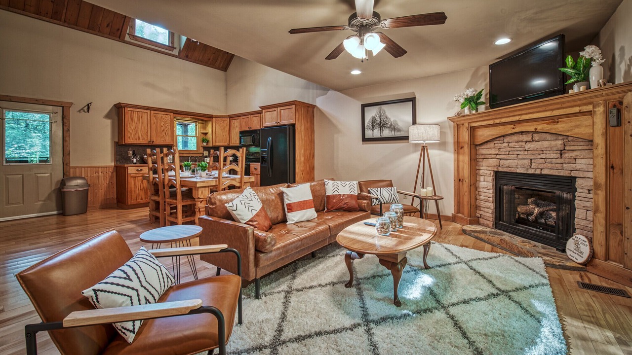 Photo of Livingroom in Ellijay