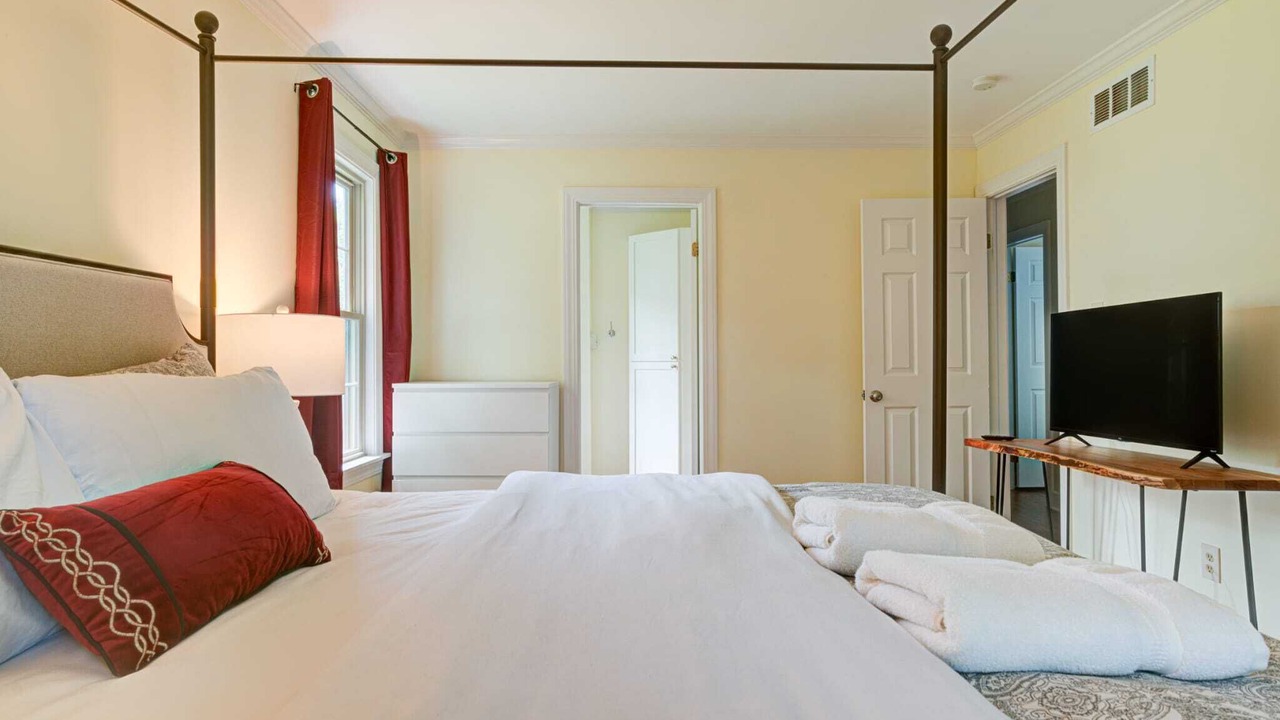 Photo of Bedroom in Wayne