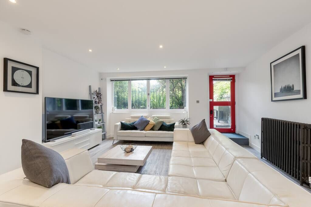 Photo of Livingroom in Gifford