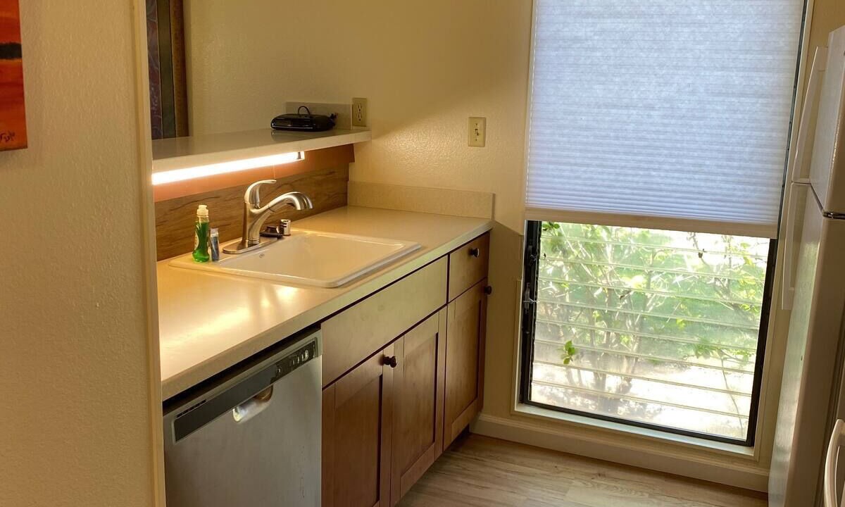 Photo of Kitchen in Maunaloa
