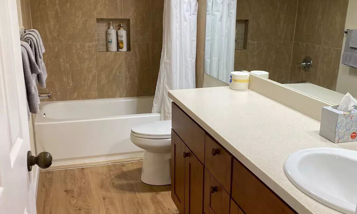 Photo of Bathroom in Maunaloa