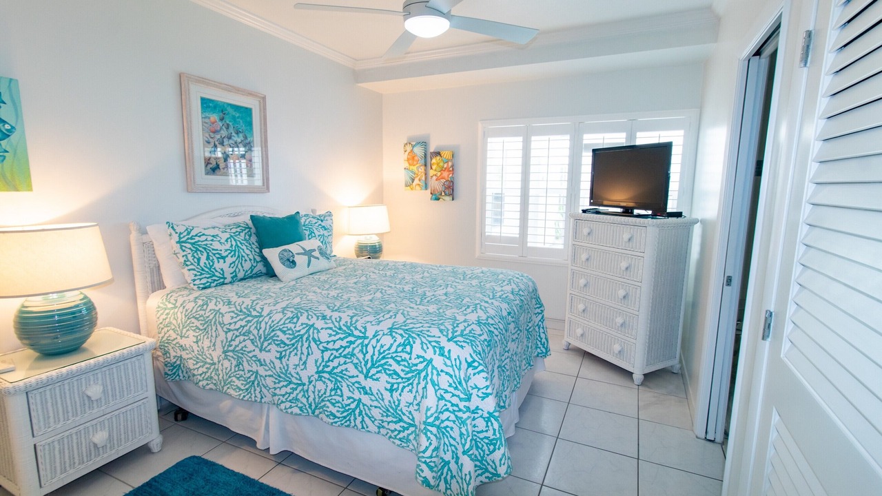 Photo of Bedroom in Seven Mile Beach